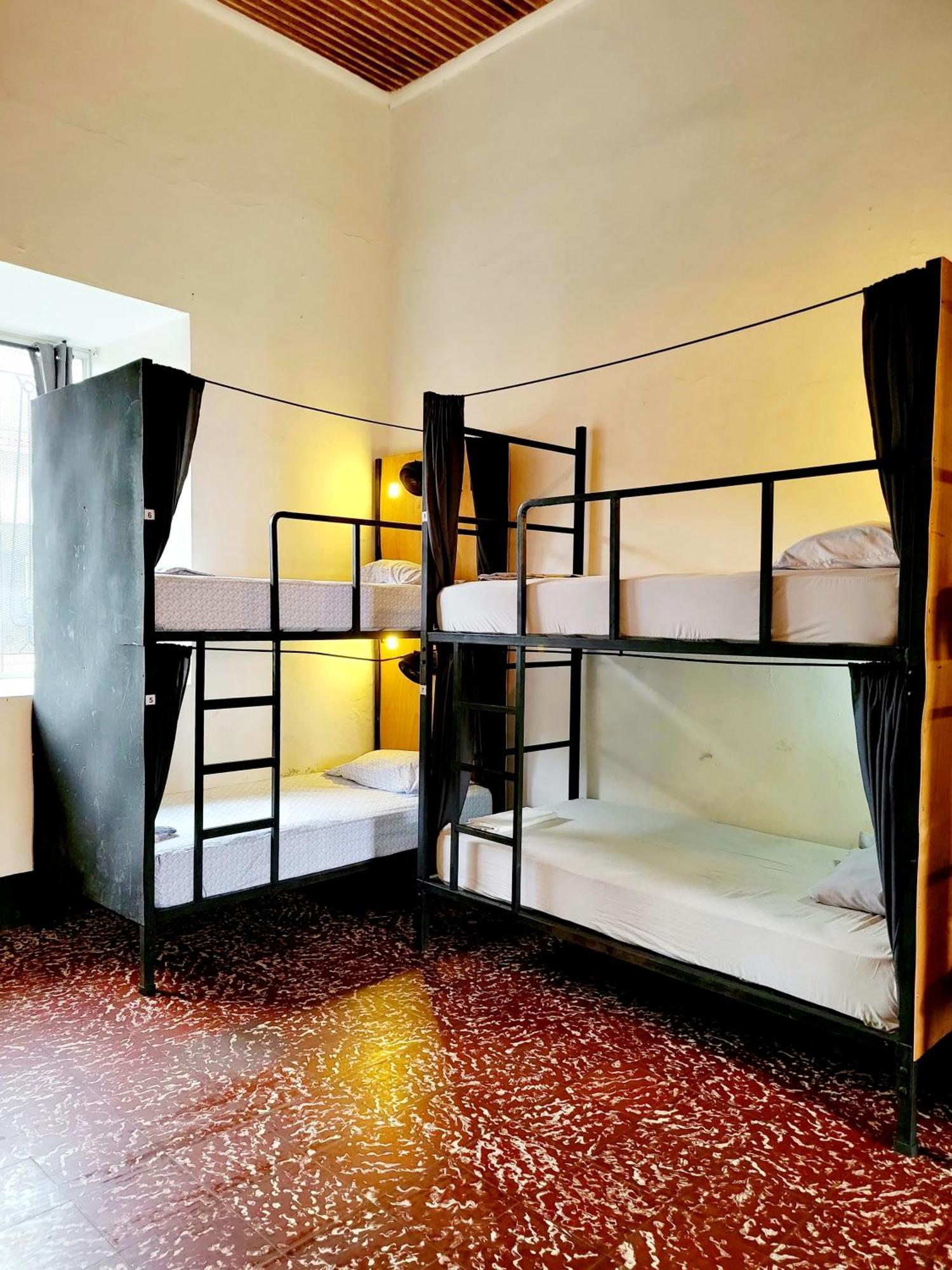 Poco A Poco Junior Hostel Leon Ngoại thất bức ảnh