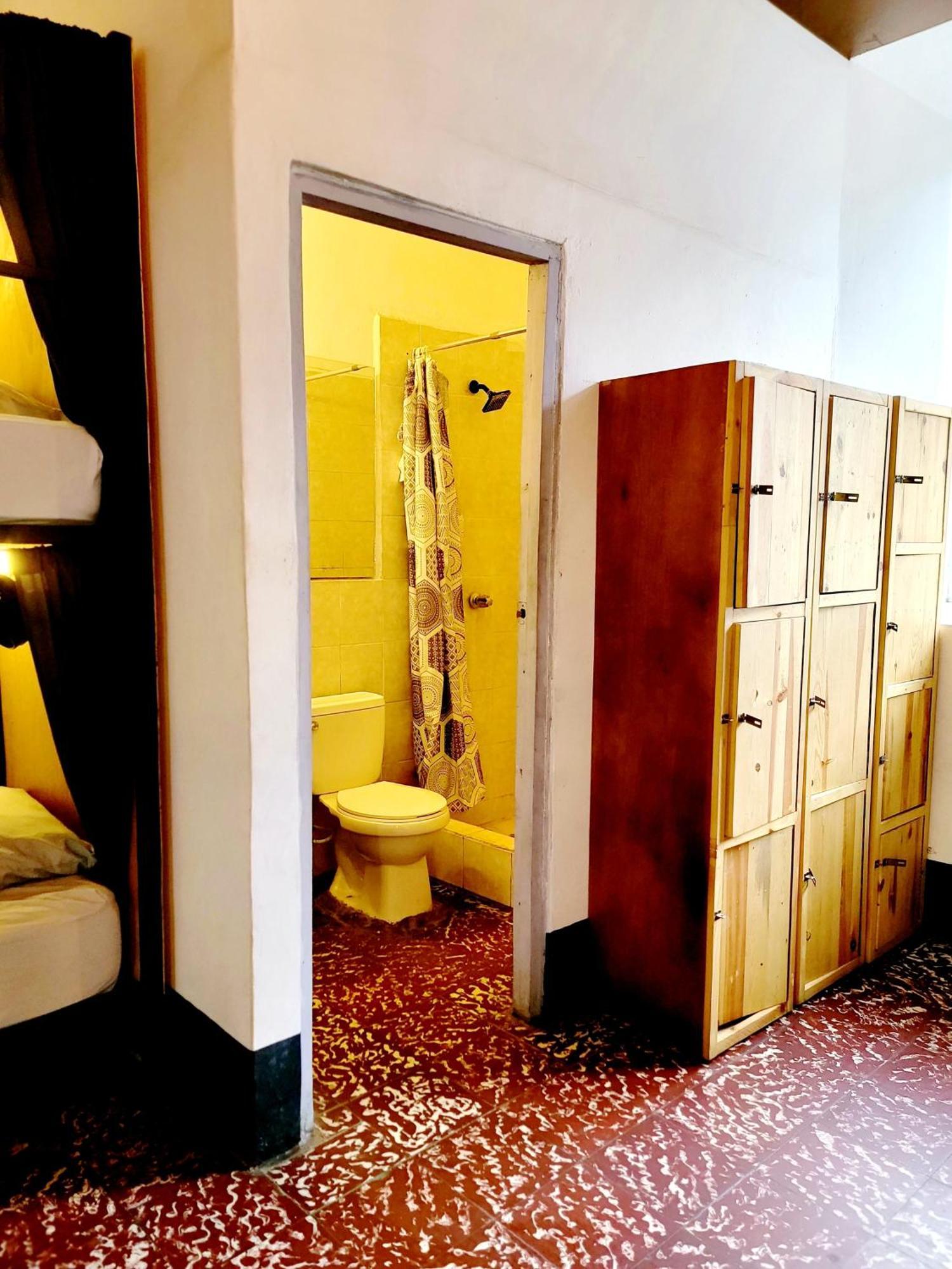 Poco A Poco Junior Hostel Leon Ngoại thất bức ảnh