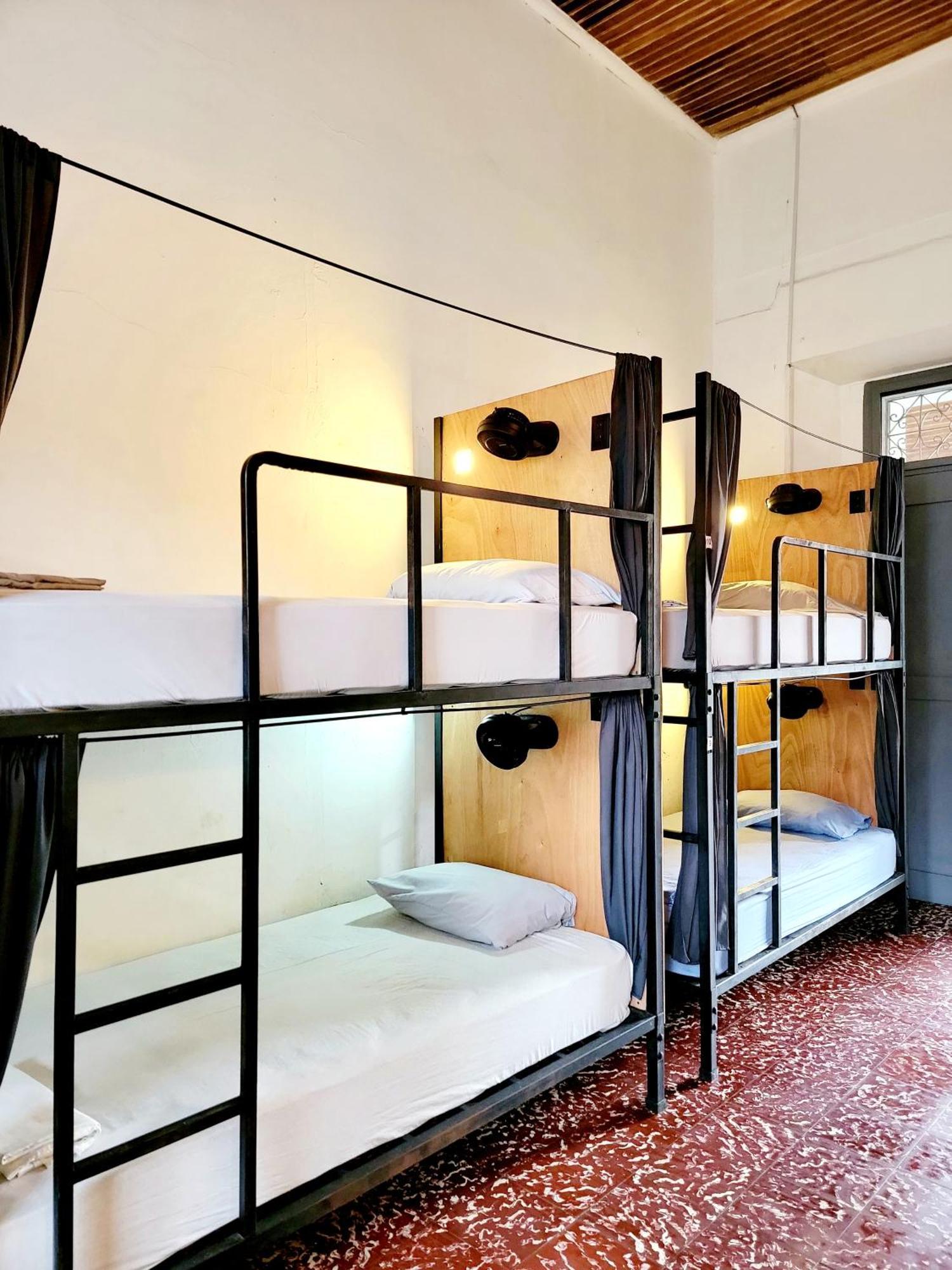 Poco A Poco Junior Hostel Leon Ngoại thất bức ảnh