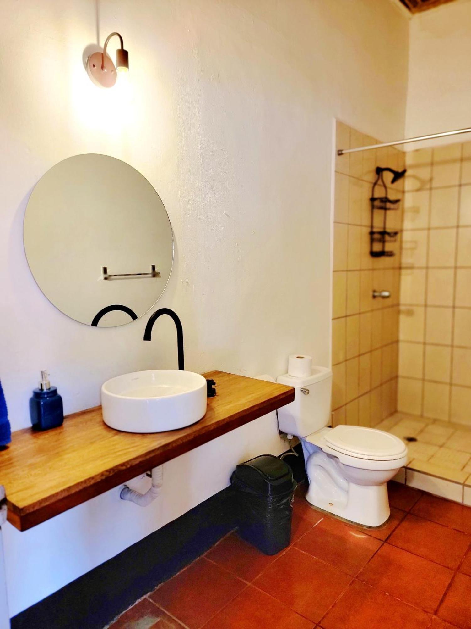 Poco A Poco Junior Hostel Leon Phòng bức ảnh