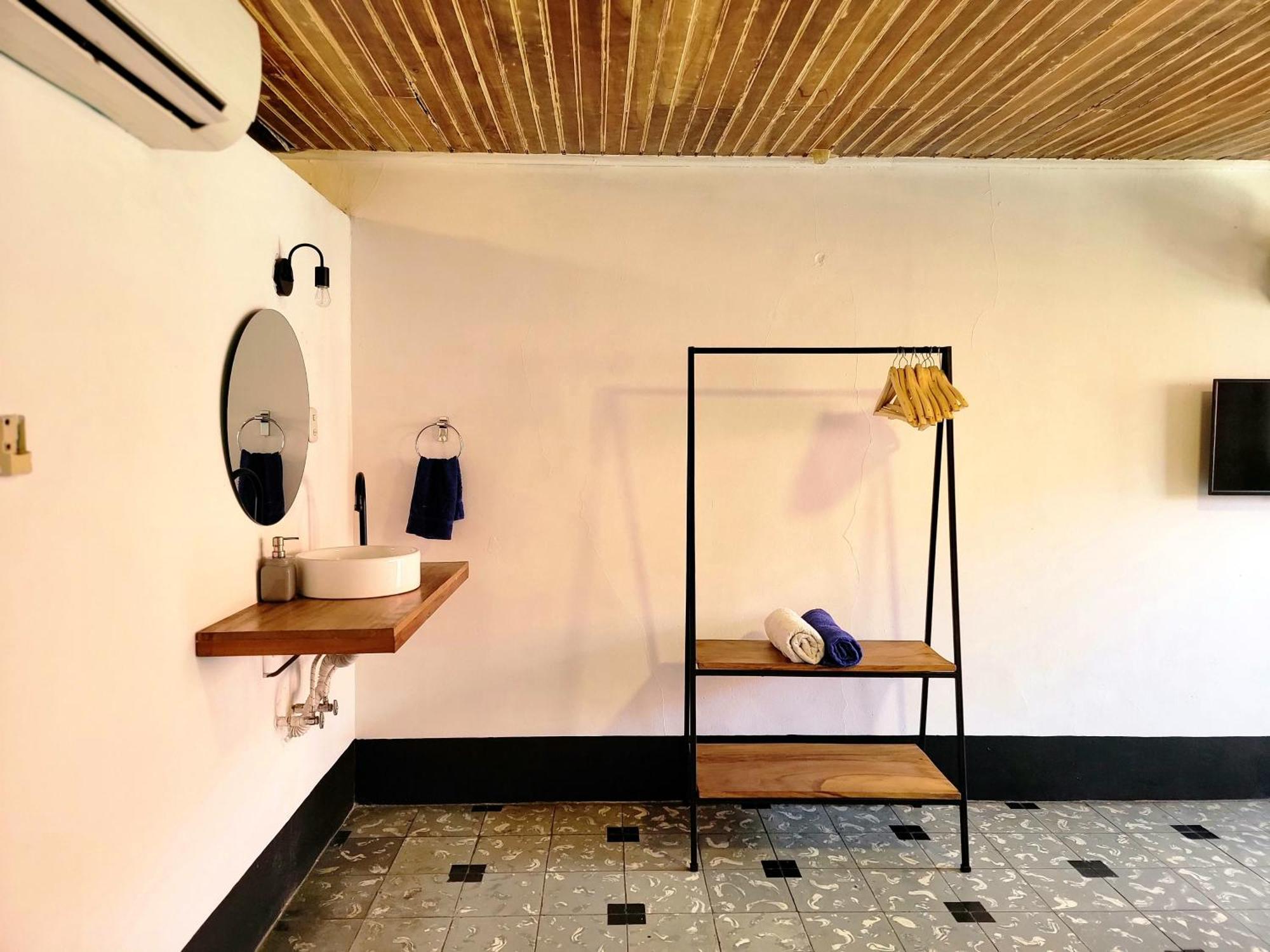 Poco A Poco Junior Hostel Leon Ngoại thất bức ảnh